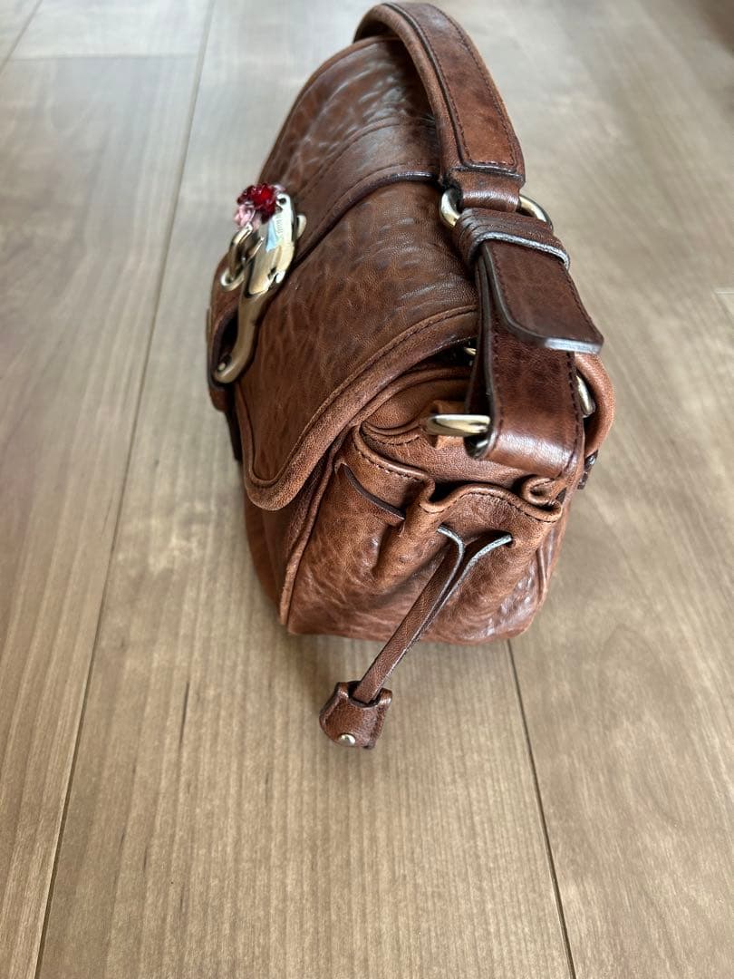 miumiu ミュウミュウ ショルダーバック ブラウン 赤い薔薇バラ飾り