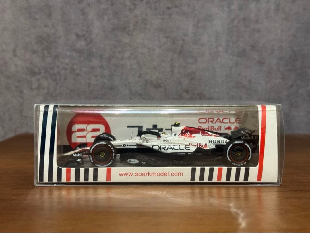 オラクル レッドブルレーシングRB21角田裕毅 日本GP 2025 ミニカー