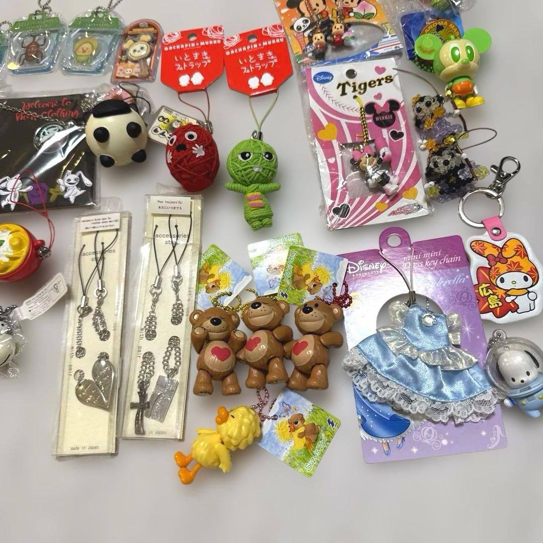 キャラクター　キーホルダー　ストラップ　セット