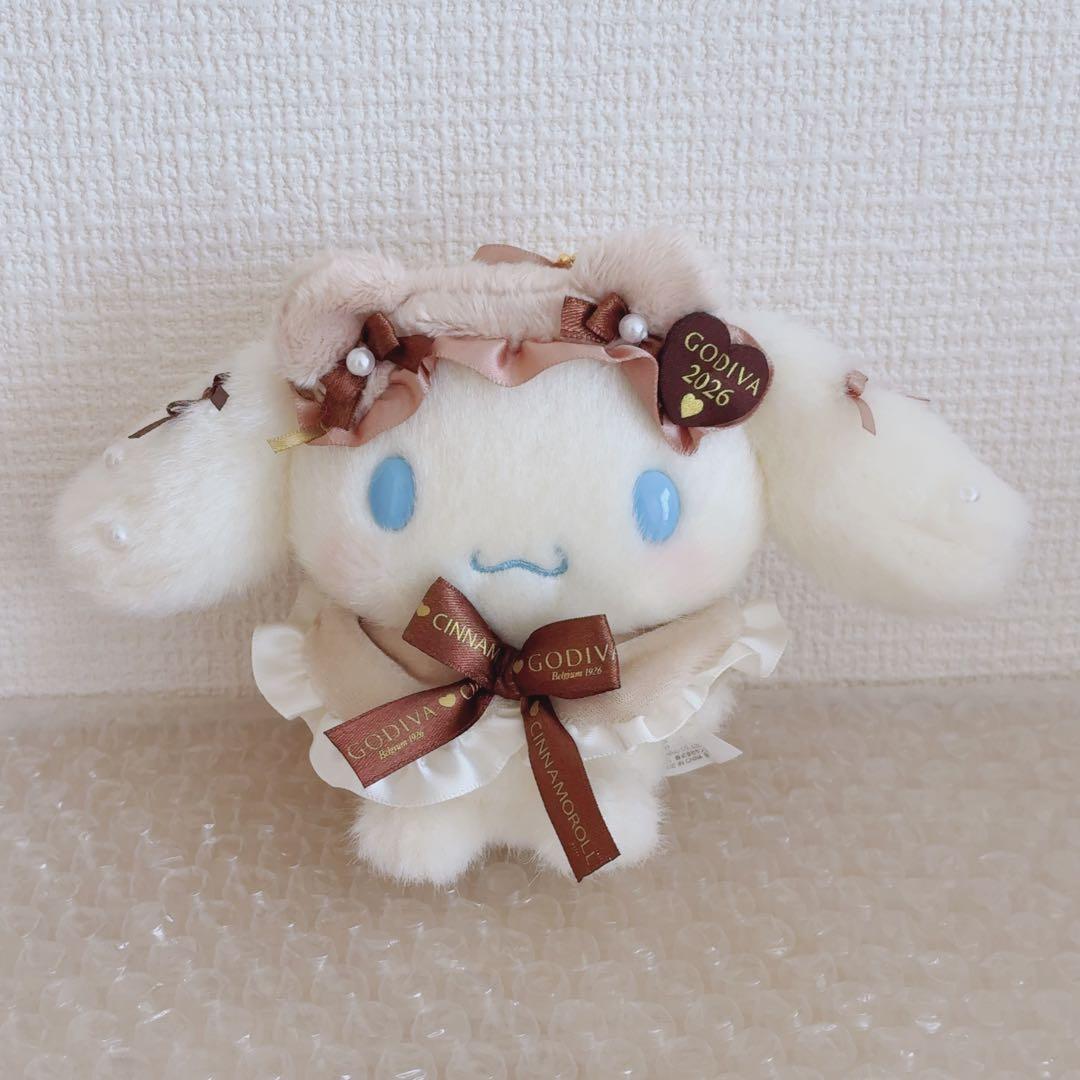 サンリオ✖️GODIVA 2026 シナモロール ぬいぐるみキーチェーン - メルカリ