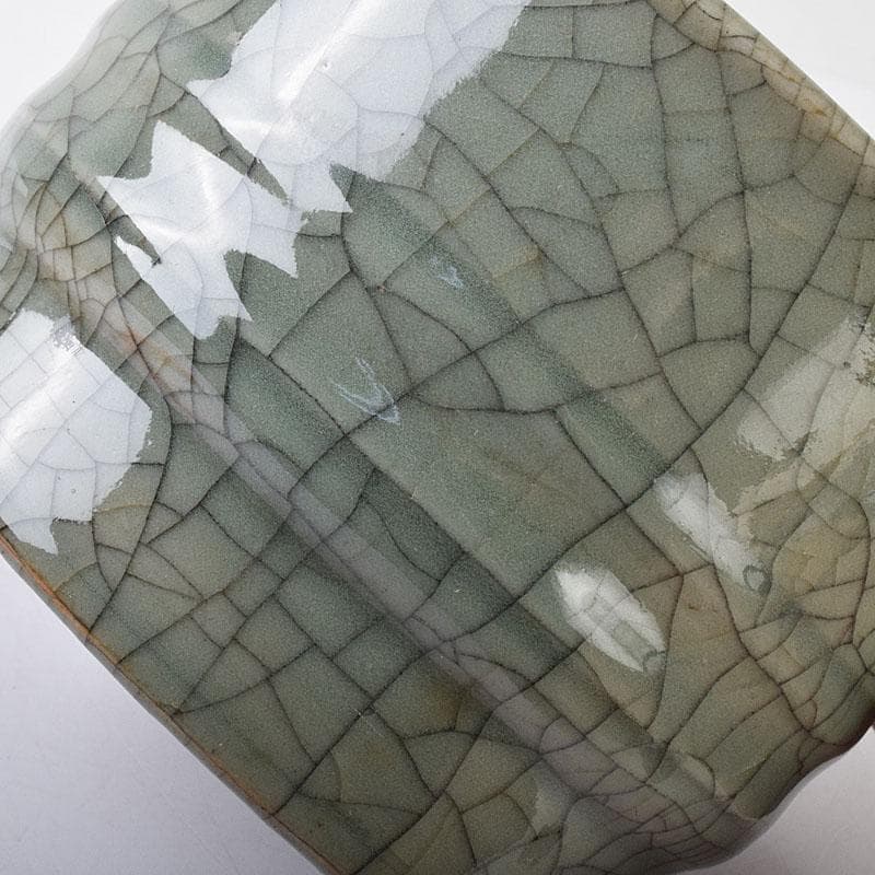 中国 南宋 官窯 青磁 金絲鉄線 氷裂文 建水 時代箱 C R7755 - メルカリ