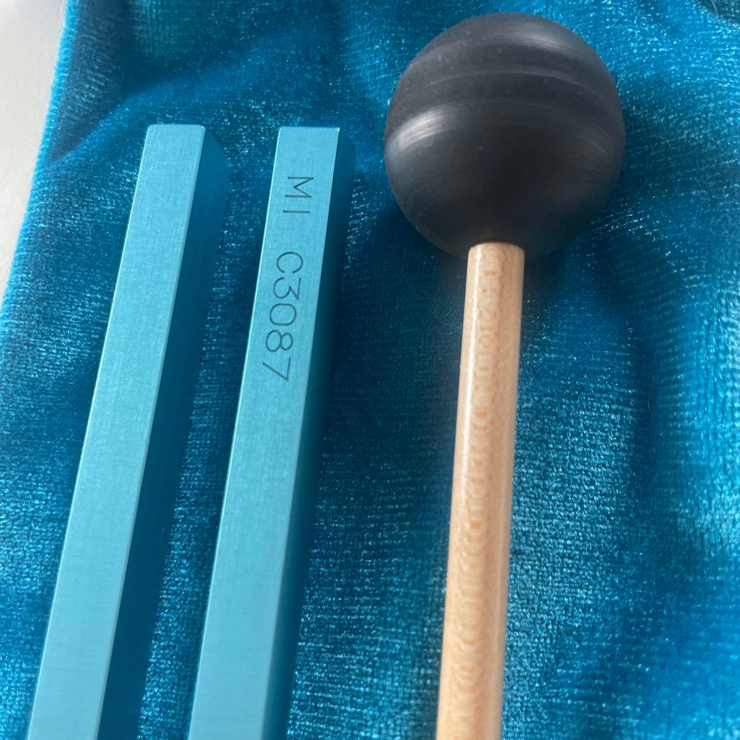 マドモアゼル愛 音叉 チューナー