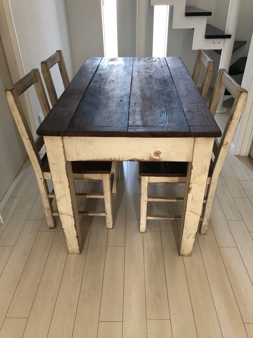 チェブ　アンティーク風家具　テーブル　パイン材