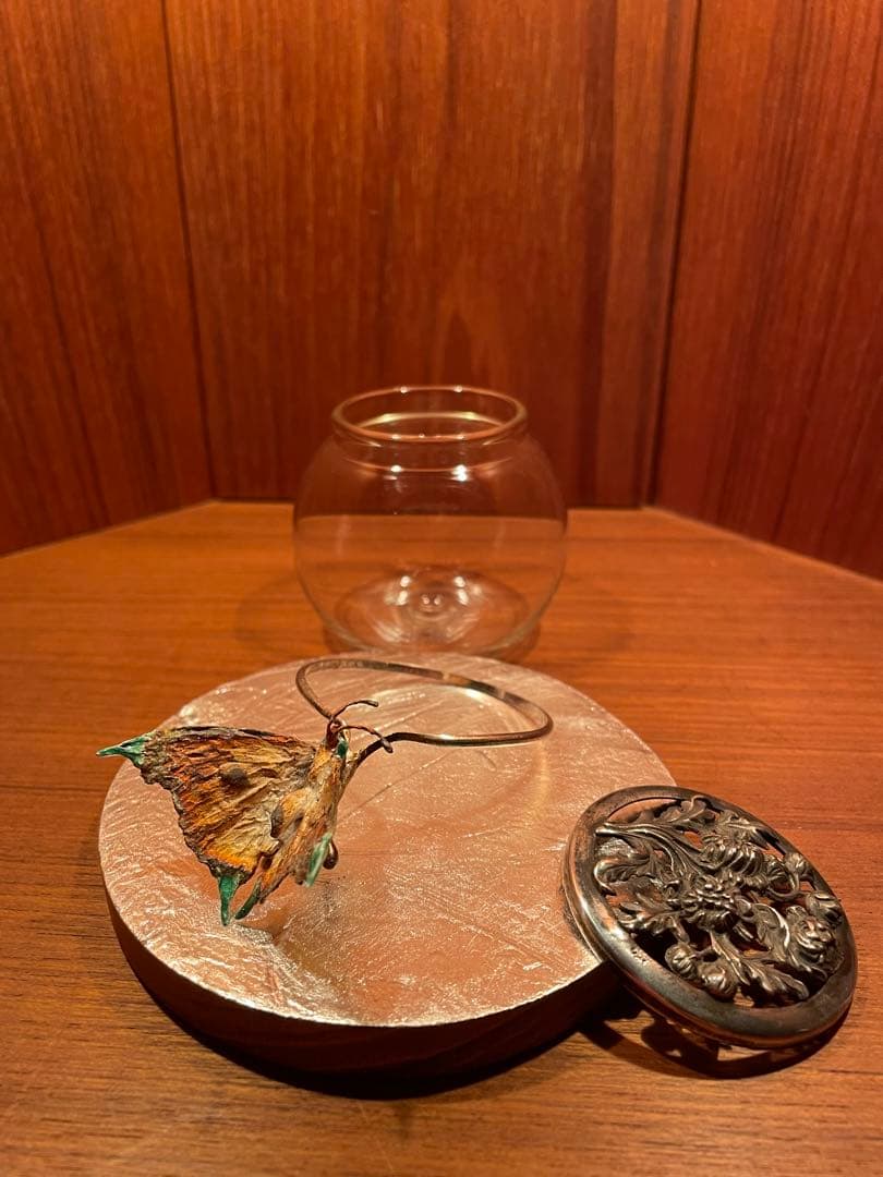 シルバー 透かし彫り 蓋付き小物入れ シルバーエナメル 蝶々 銀製品 工芸品