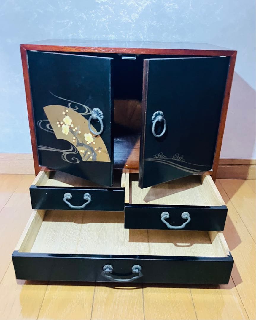 扇子模様の木製箪笥 時代箪笥 民芸箪笥 昭和レトロ 装飾金具 整理箪笥 桐
