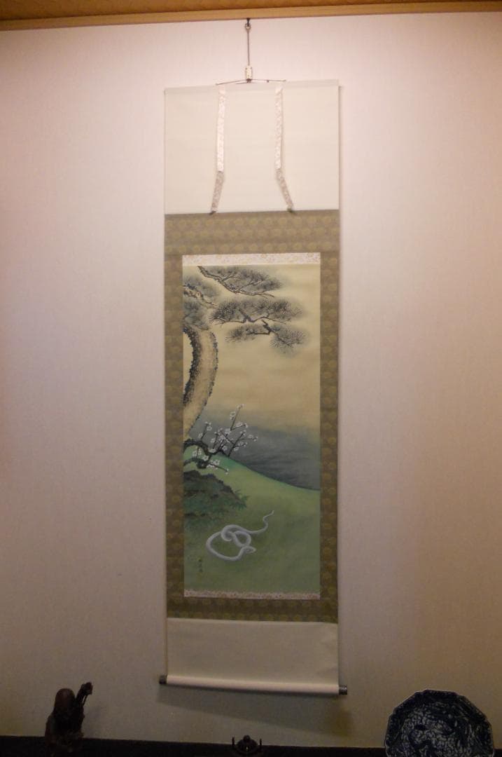 掛け軸 岡田典正 白蛇 絹本 希少 軸装 茶道具 掛軸 美品 です。