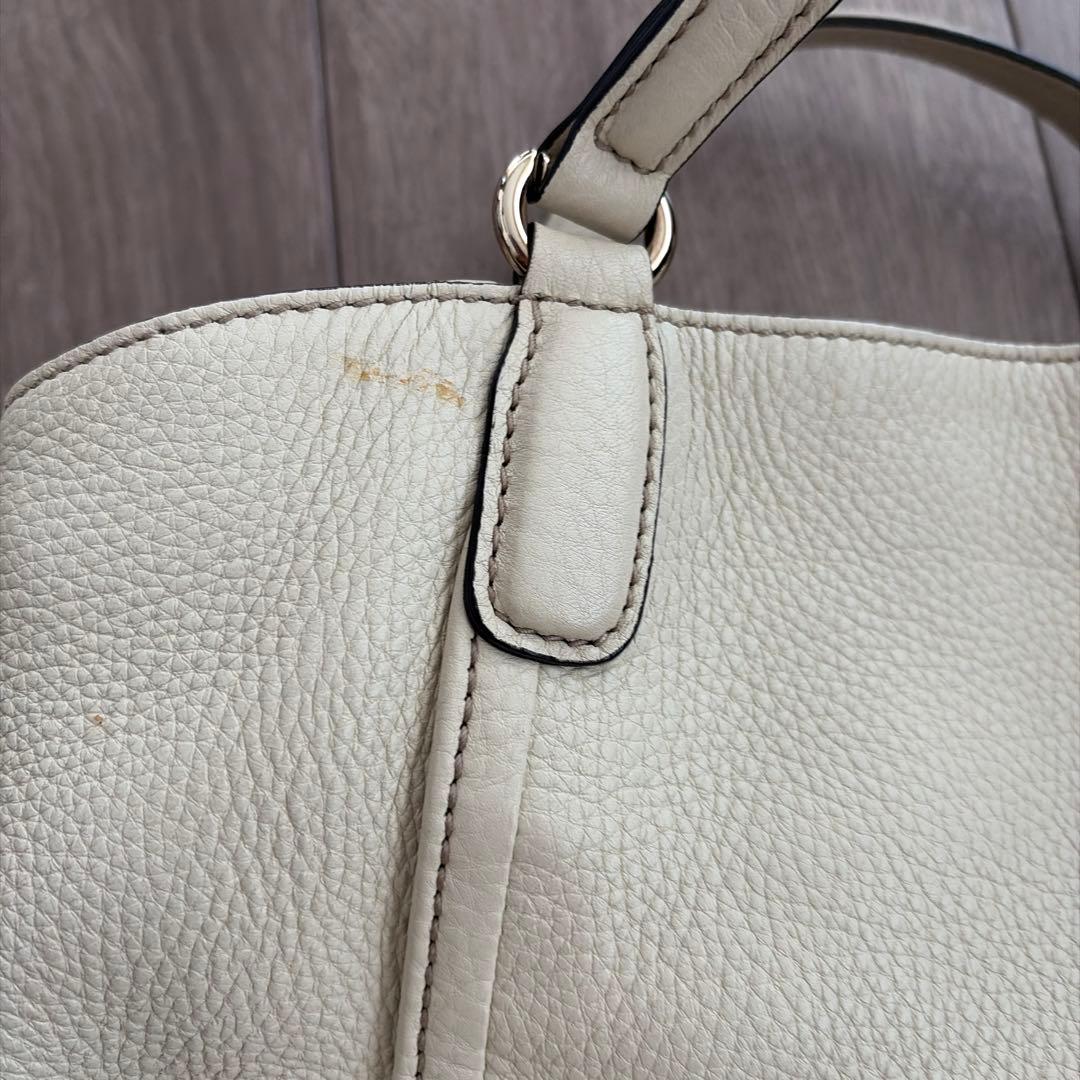 Gucci ホワイトレザーハンドバッグ