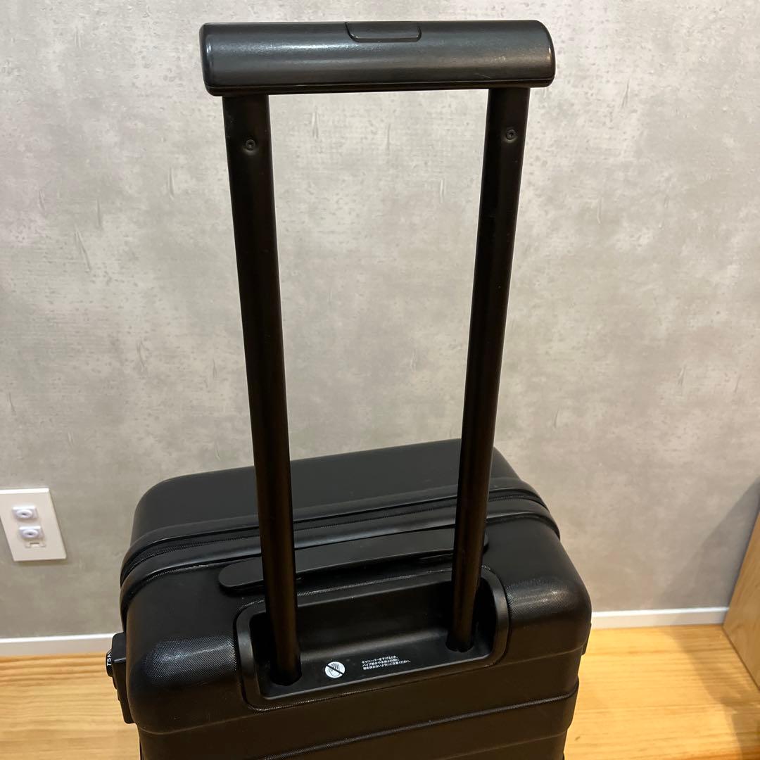 無印良品 キャリーバーの高さを自由に調節できるハードキャリー 黒 33L