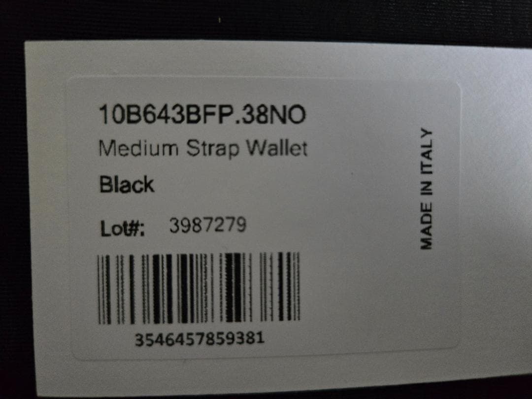 【未使用に近い】Celineセリーヌ ミディアム ストラップウォレット ブラック