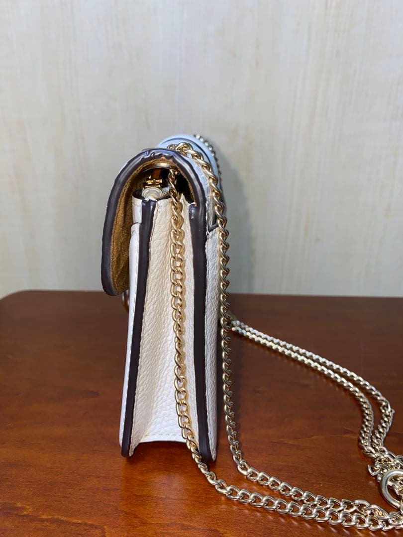 COACH ホワイトレザー ショルダーバッグ 馬車ロゴ ゴールドチェーン 美品