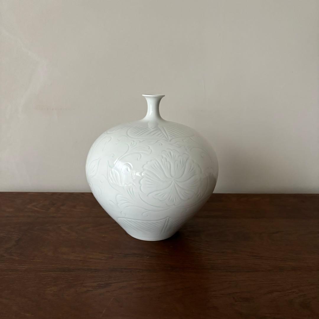 藤井朱明 白磁彫大壺 30cm /有田焼 白瓷 飾り壷 花瓶 花入