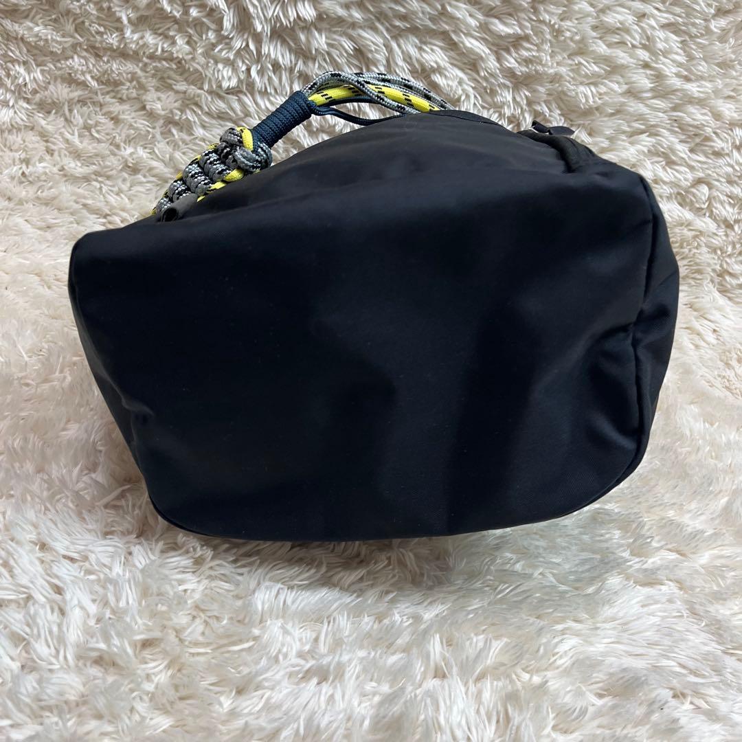 【極美品】ザッツ　zattu LUGUN ショルダーバッグ　巾着　ミニ　カラビナ