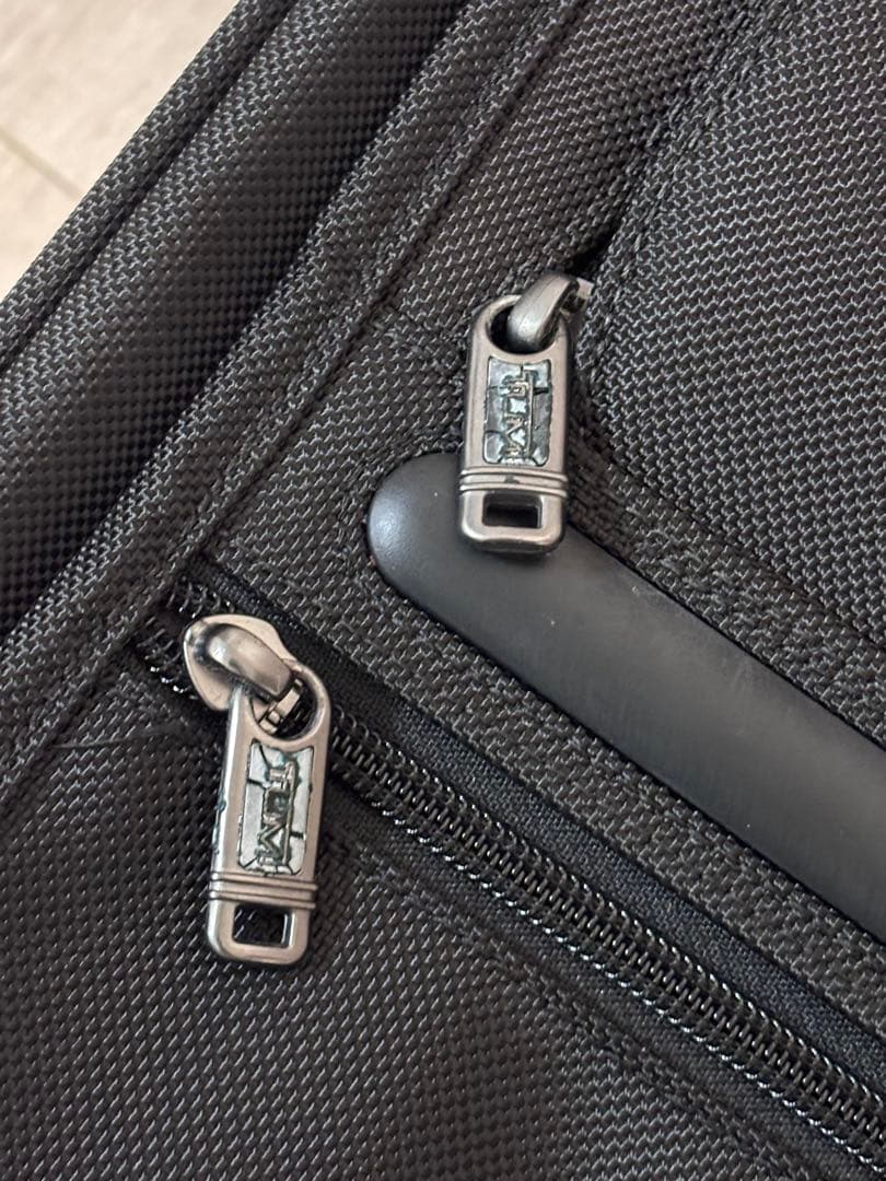 A*A様 美品 TUMI ブラック キャリーケース 22022D4