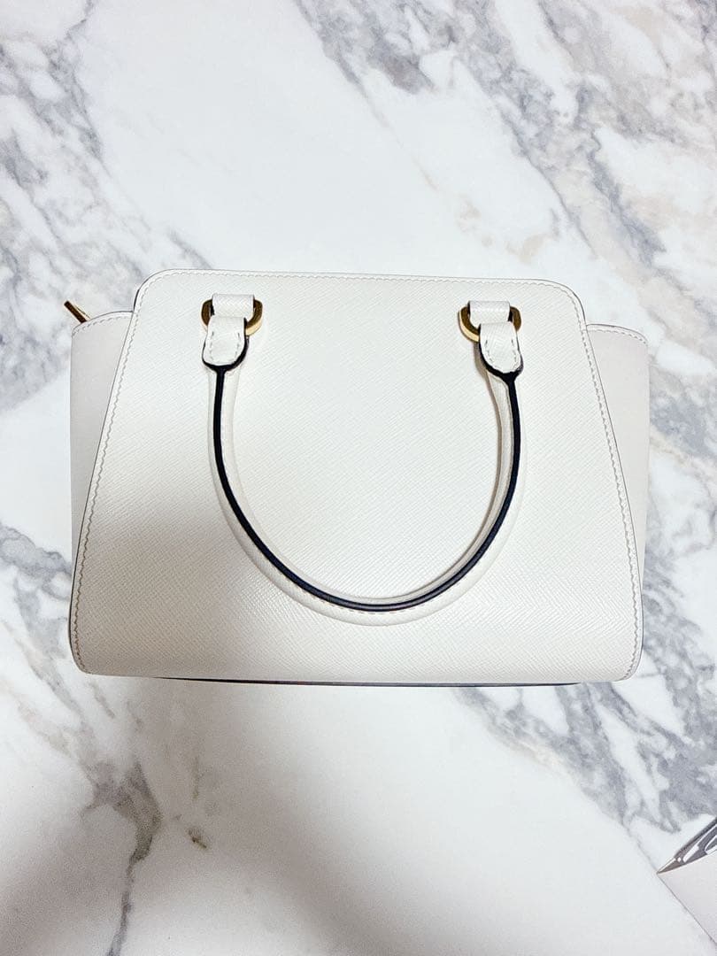 プラダ　トートバッグ　ハンドバッグ　ショルダーバッグ　ホワイト