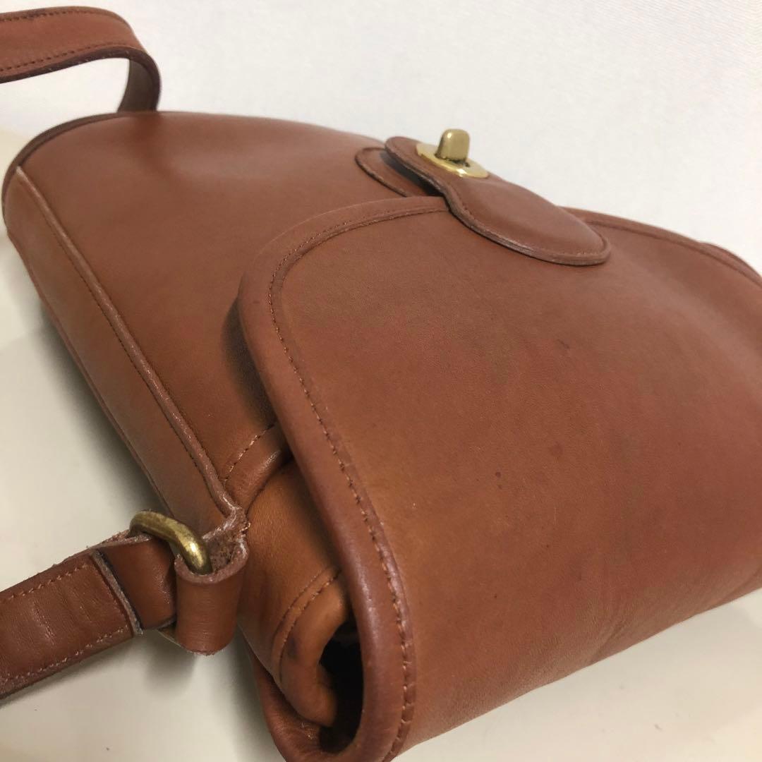 COACH ショルダーバッグ クロスボディ バケツ型 レザー 茶色　ターンロック