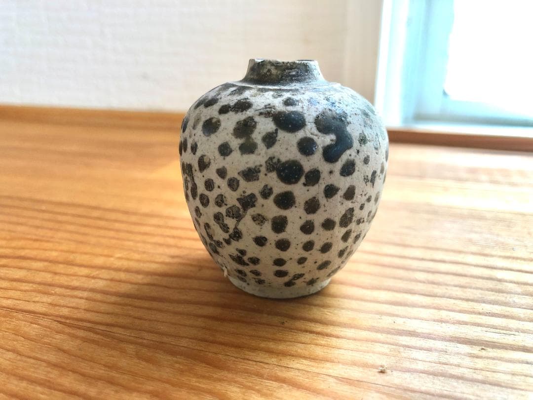 タイ・骨董】宋胡録（スンコロク) 白灰 青磁 小壺（1301年~1600年 タイ