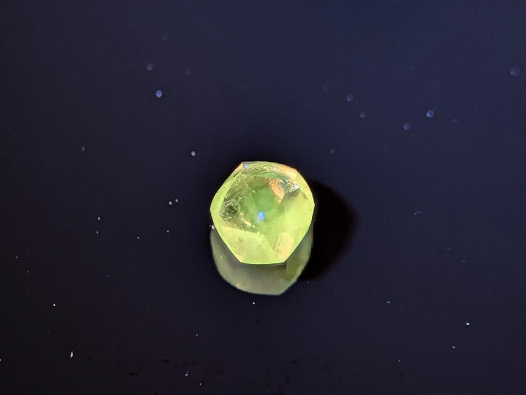 蛍光ダイヤモンド原石4色セット 計0.361カラット ボツワナ産