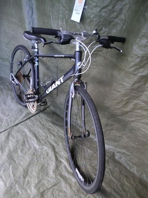 42：GIANT ESCAPE クロスバイク　ジャンク　引取限定：埼玉県所沢市