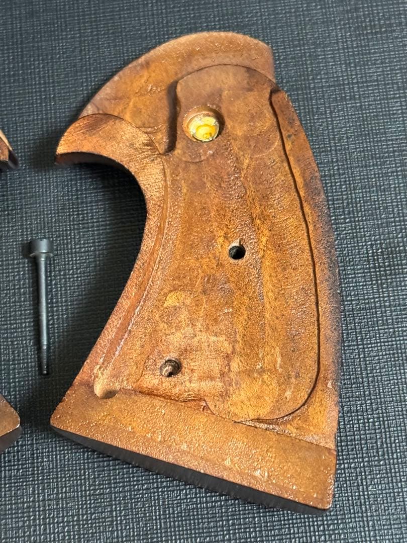 【実物】コルト社純正 パイソン 3rd 前期 木製グリップ スクリュー付き