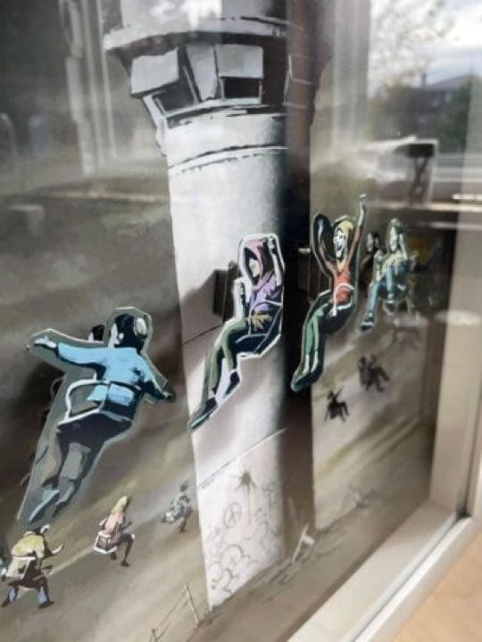 banksy バンクシー walled off hotel BOX set