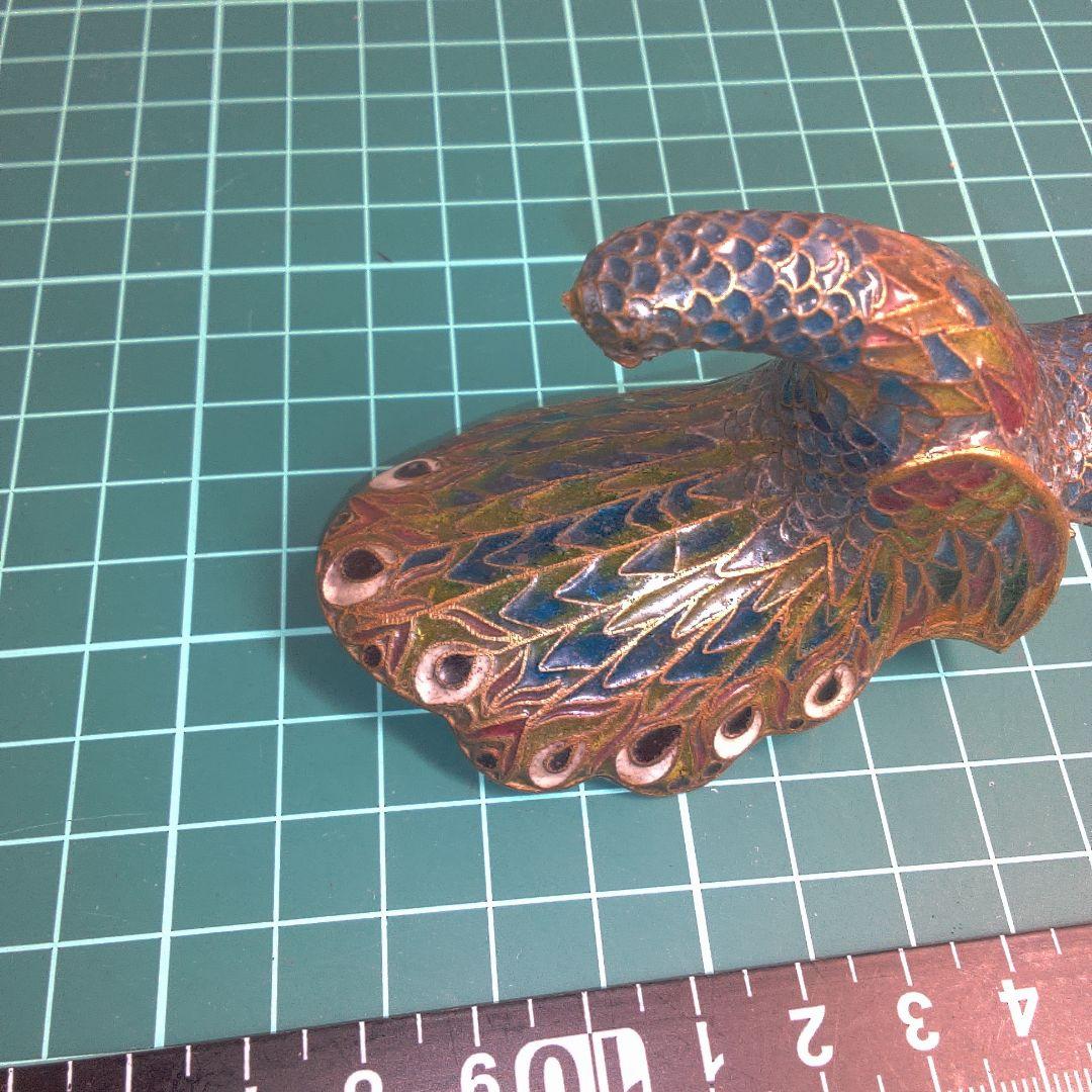 小物１ 七宝？ 孔雀デザインの金属製置物 つのがありません