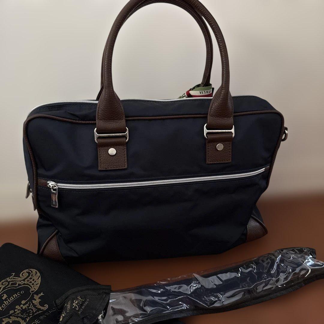 ネイビー ビジネスバッグ ナイロン製　オロビアンコ