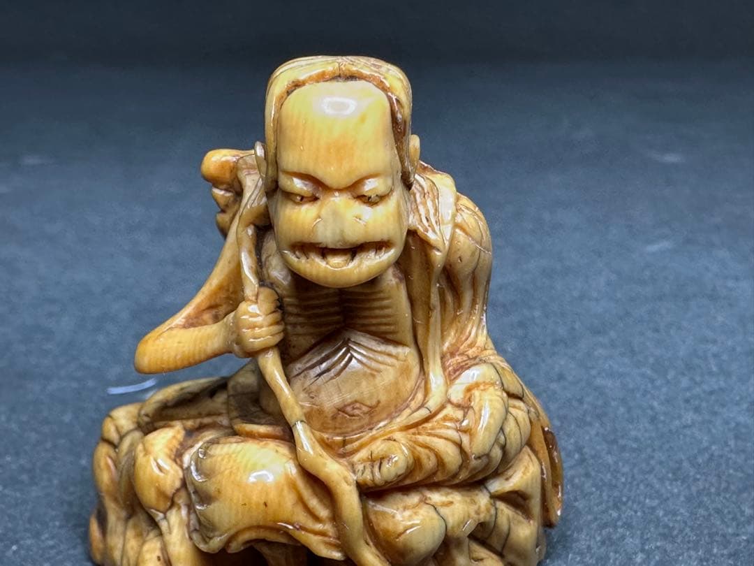 極上 根付 天然素材 アンティーク 骨董 飾り物 古美術品 置物 細密細工