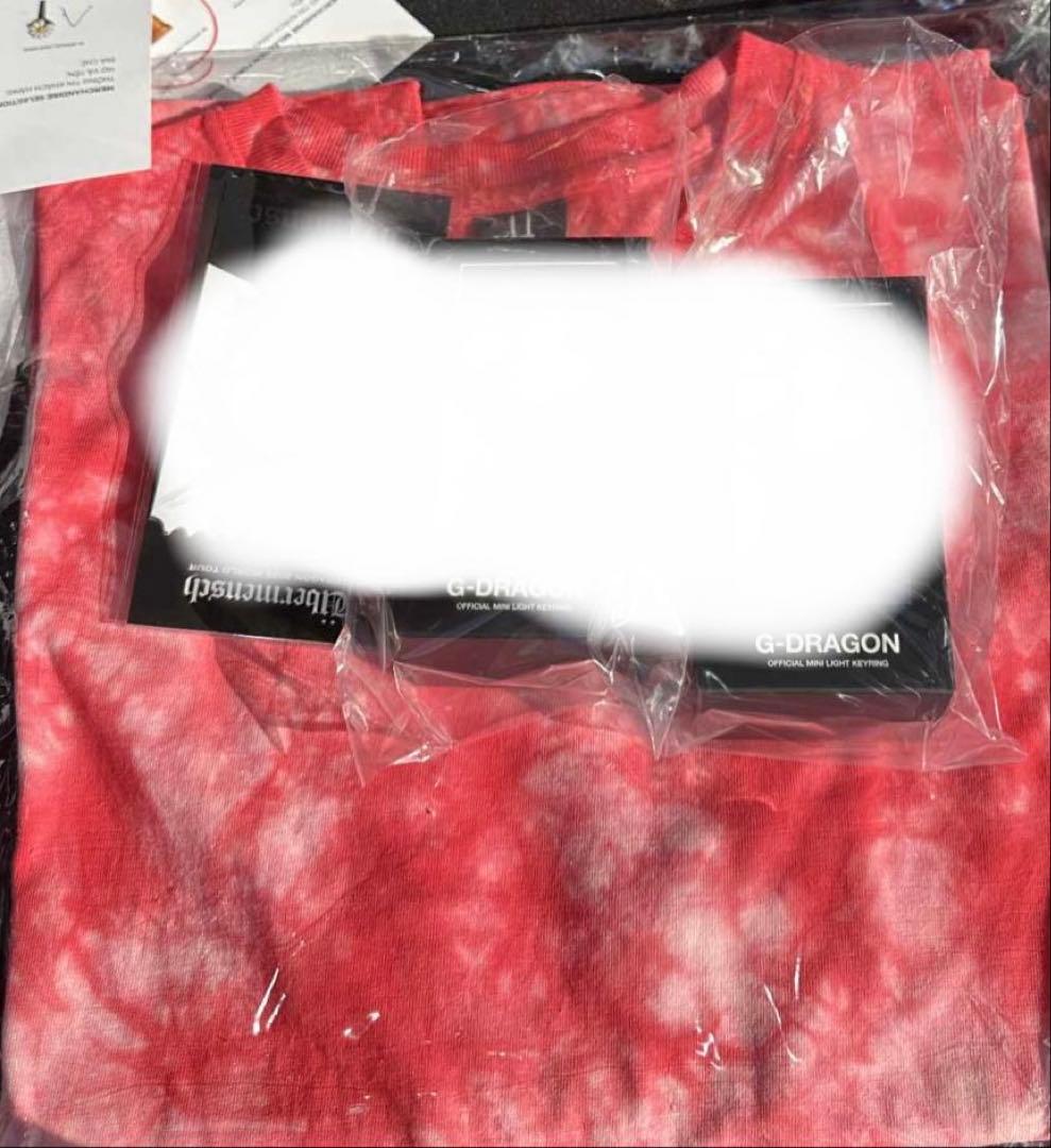 G-DRAGONワールドツアー　Tシャツ　【red ver】