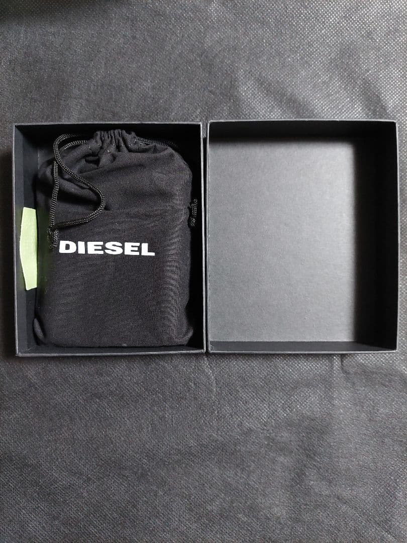 DIESEL キーケース X04462 PR227 H3350 新品 - メルカリ