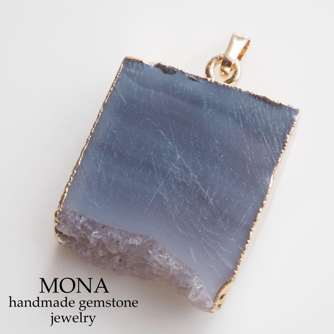 【Ruby】天然ホワイトシェルのマリアネックレストップ