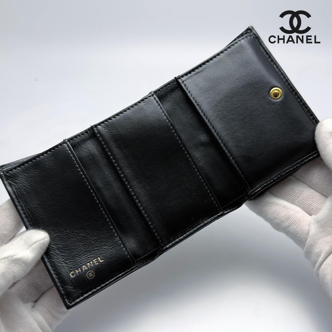 正規品 超美品 シャネル カメリア エンボス Wホック フラップ 三つ折り