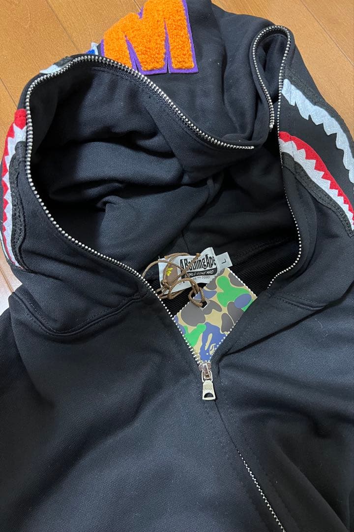 か*い様 A BATHING APE シャークパーカー