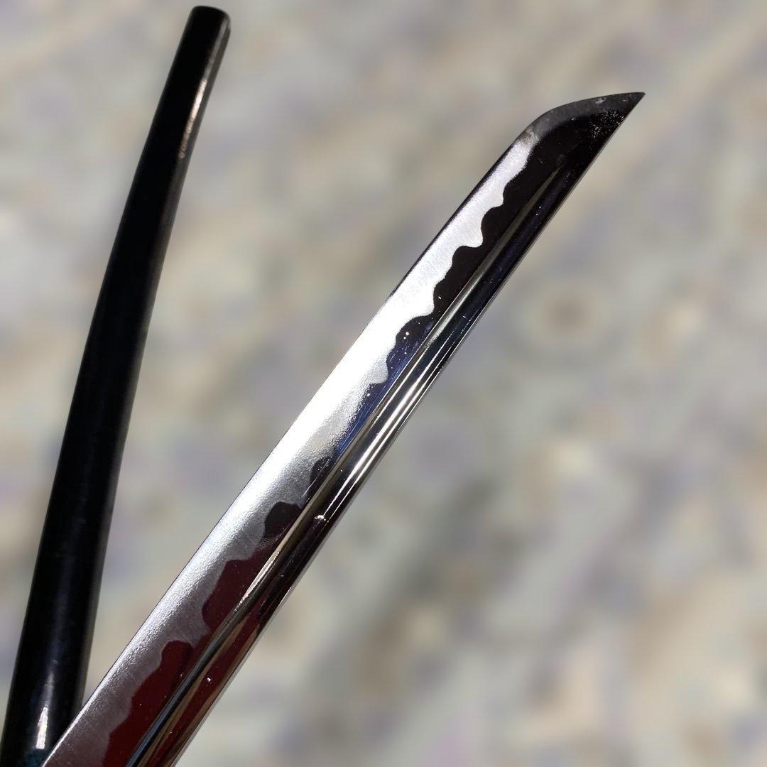 模造刀(居合刀) 紺色柄 菊彫丸鍔 黒呂鞘 - メルカリ