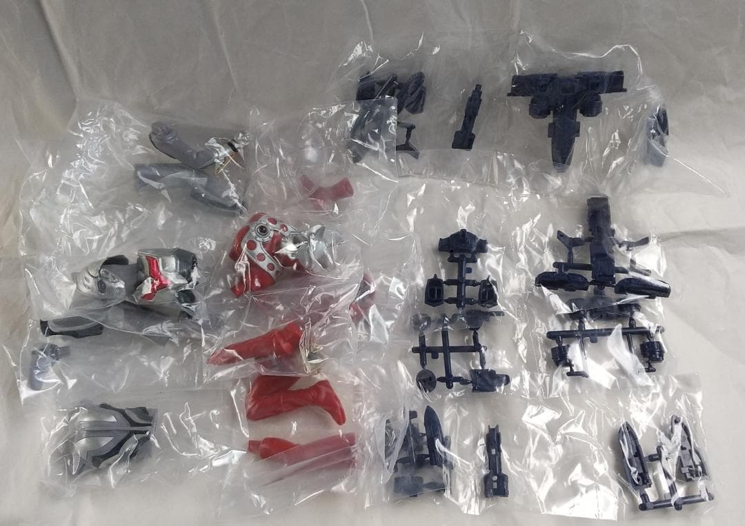 新品未開封　アルティメットルミナス ノア　ネクサス ウルトラ6兄弟 セット