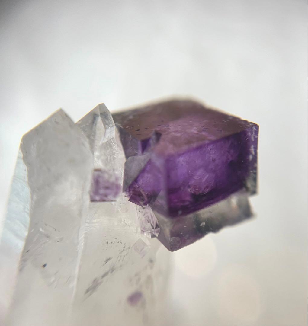 中国 ヤオガンシャン産 フローライト 蛍石 ② 水晶 クォーツ 鉱物標本 原石