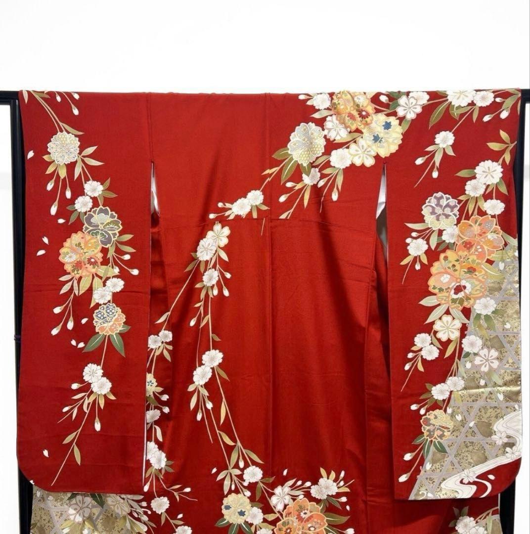振袖 お着物 (赤ベース) 金駒刺繍 金彩 枝垂れ桜 桜花模様晴れの日 成人