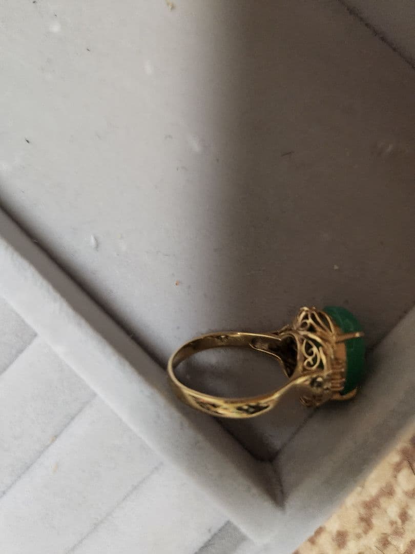 大きい緑石ダイヤモンド18金リング