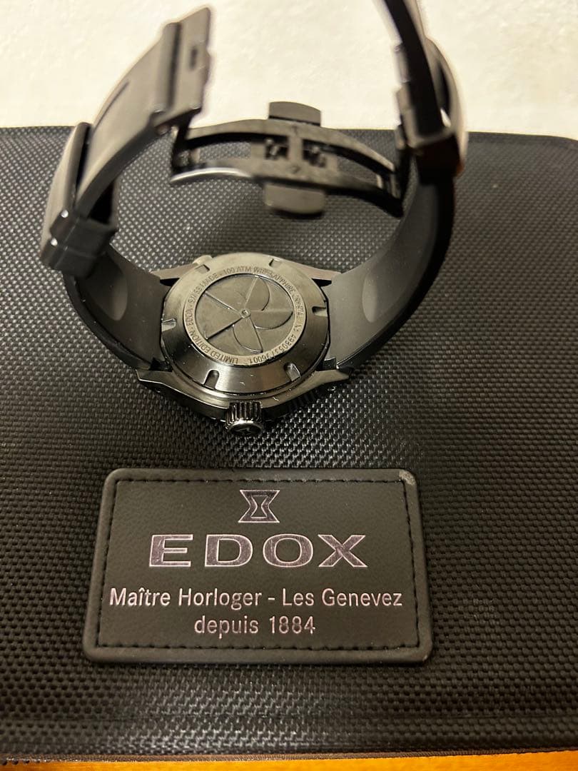 EDOXクラス1アイスシャークⅡ 世界限定100本　96001-37NV-NIV