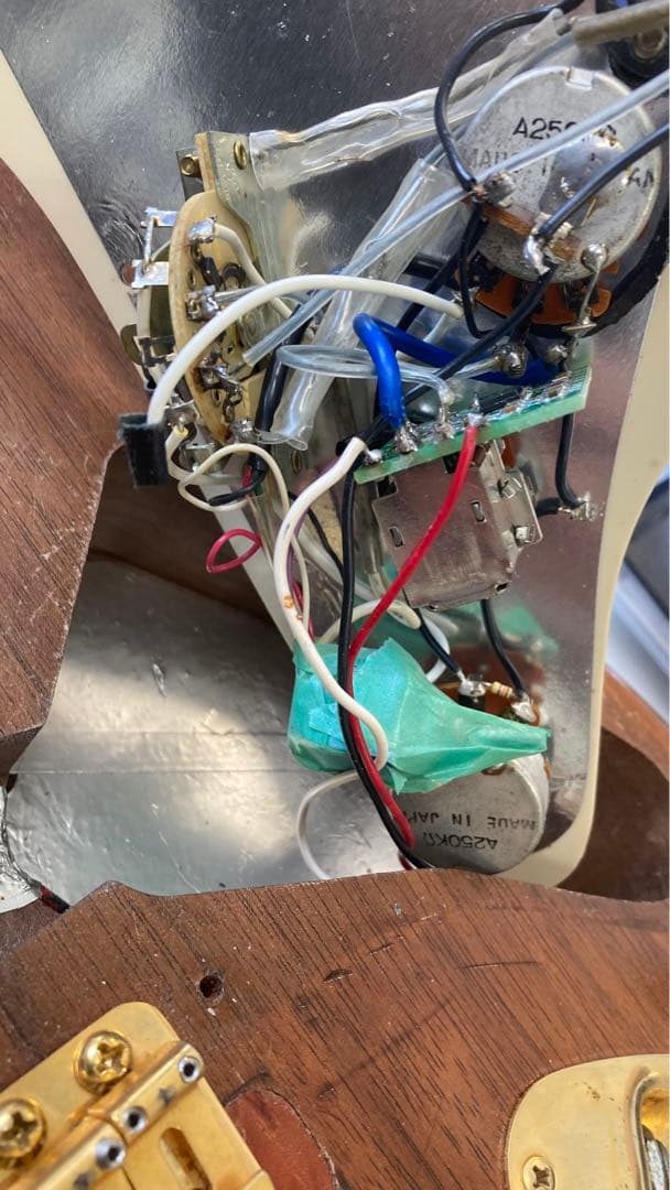 Moon ウォルナット/エボニー ストラトキャスター