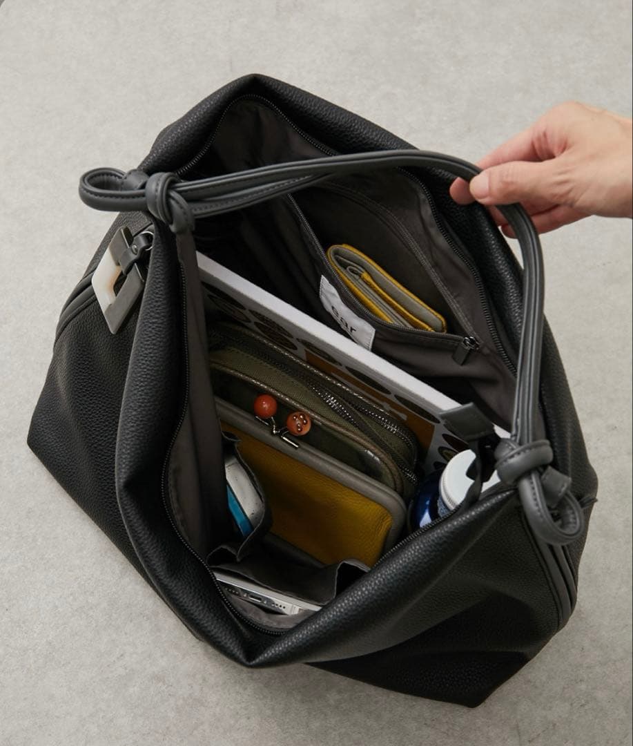 ear PAPILLONNER A4対応 樹脂パーツワンハンドルバッグ　ブラック