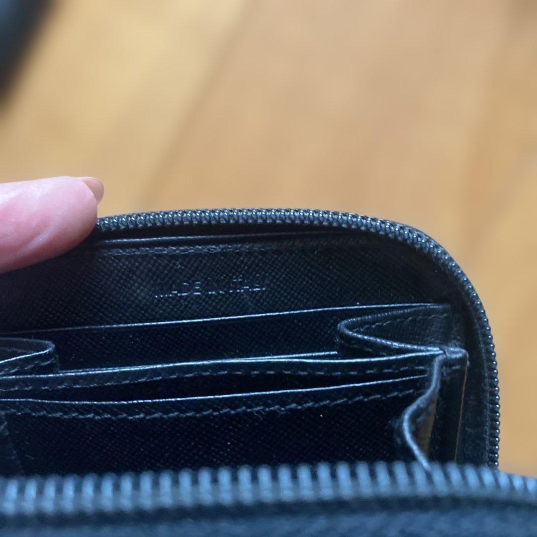 PRADA ブラック 二つ折り財布 ケース