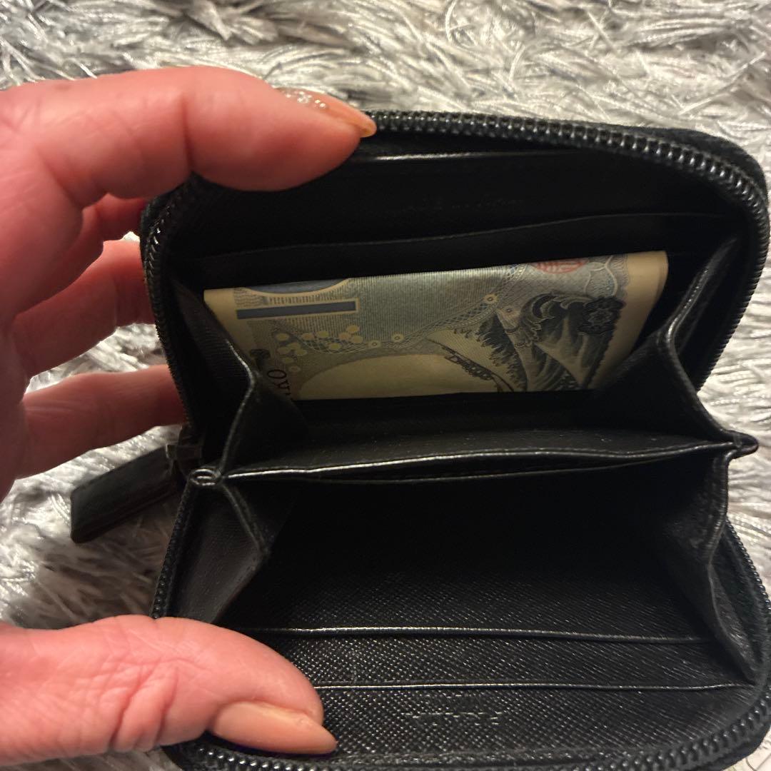 PRADA ブラック 二つ折り財布 ケース