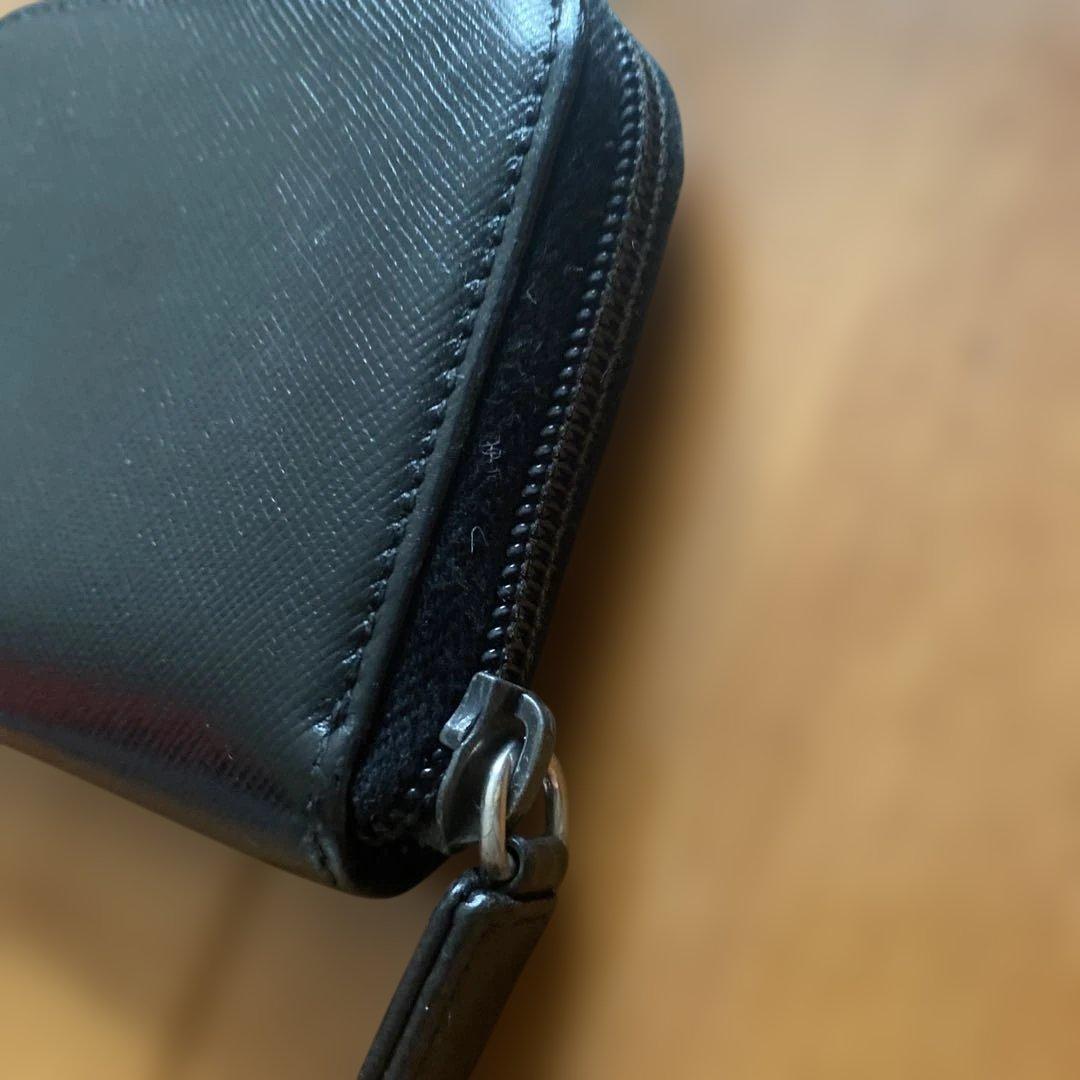 PRADA ブラック 二つ折り財布 ケース