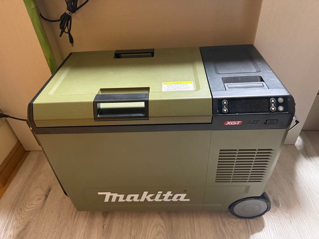 マキタ 18V 40Vmax 充電式保冷温庫 CW004G 4025