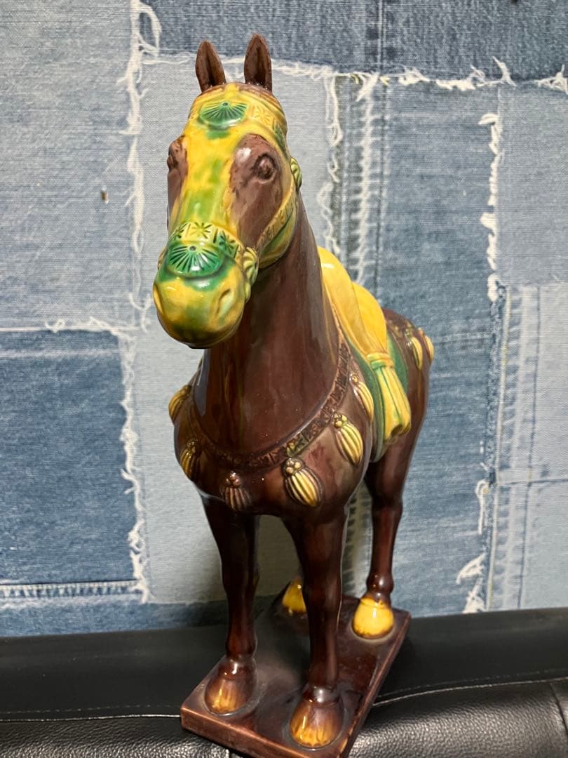 旧家蔵出し品　唐三彩　精悍な馬　茶黄色　中国陶磁器　長期保管品
