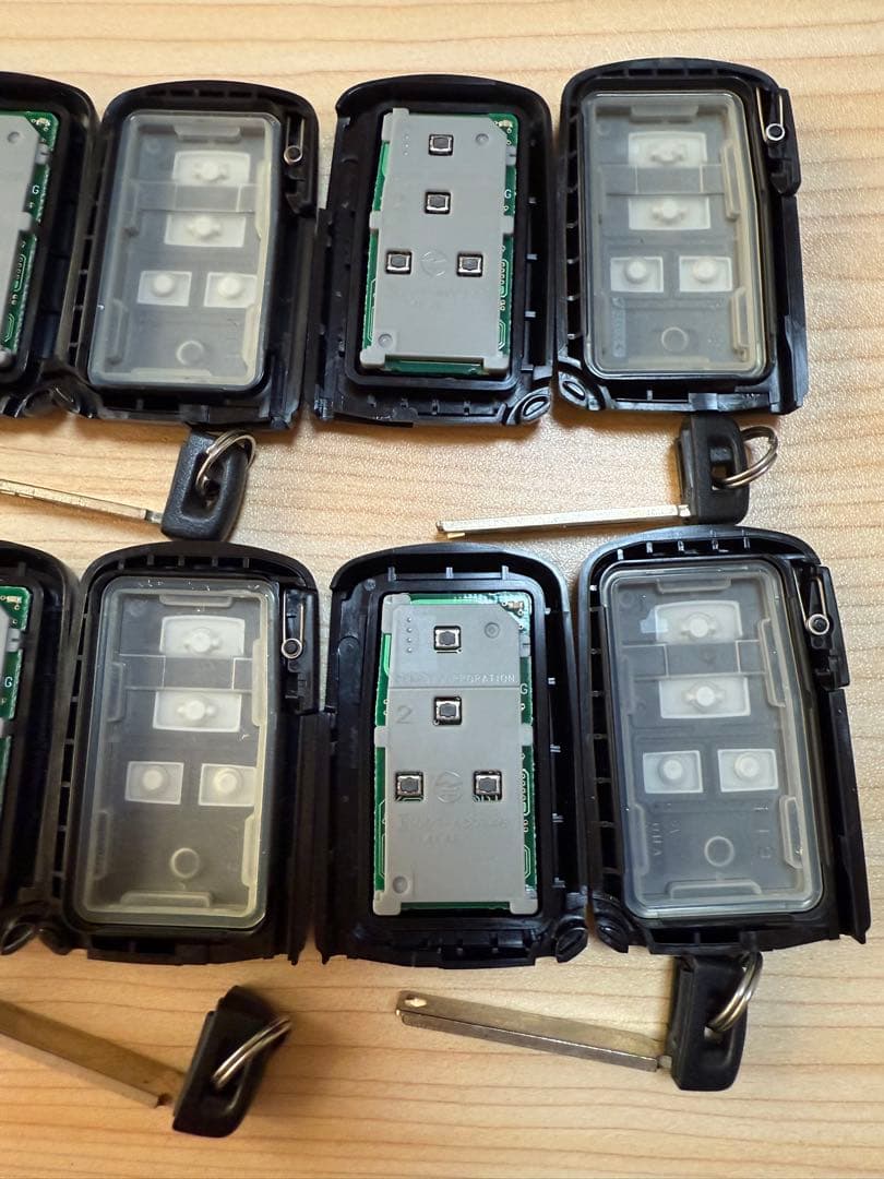 トヨタ純正 アルファードスマートキー (4つボタン) 4個 送料込み