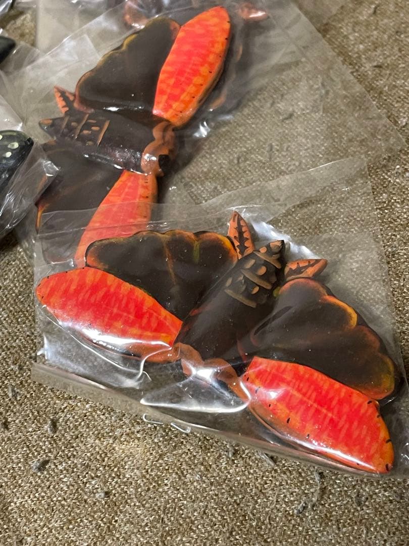 【大量まとめ売り】木彫りの蝶々　海外土産　かわいい　チョウチョ