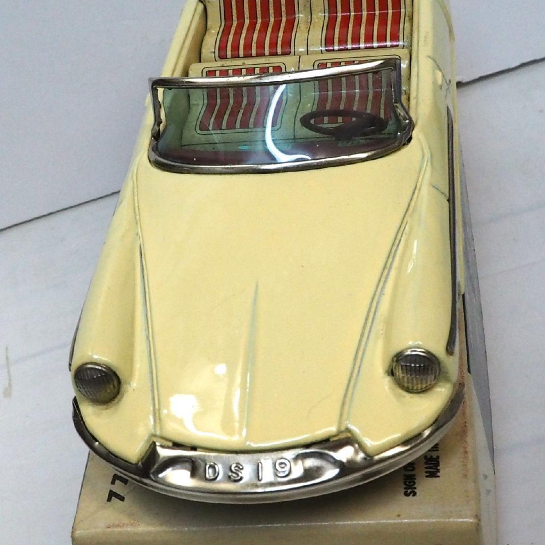 萬代屋【シトロエン コンバーチブル白】ブリキ tin toy car赤箱【箱付】