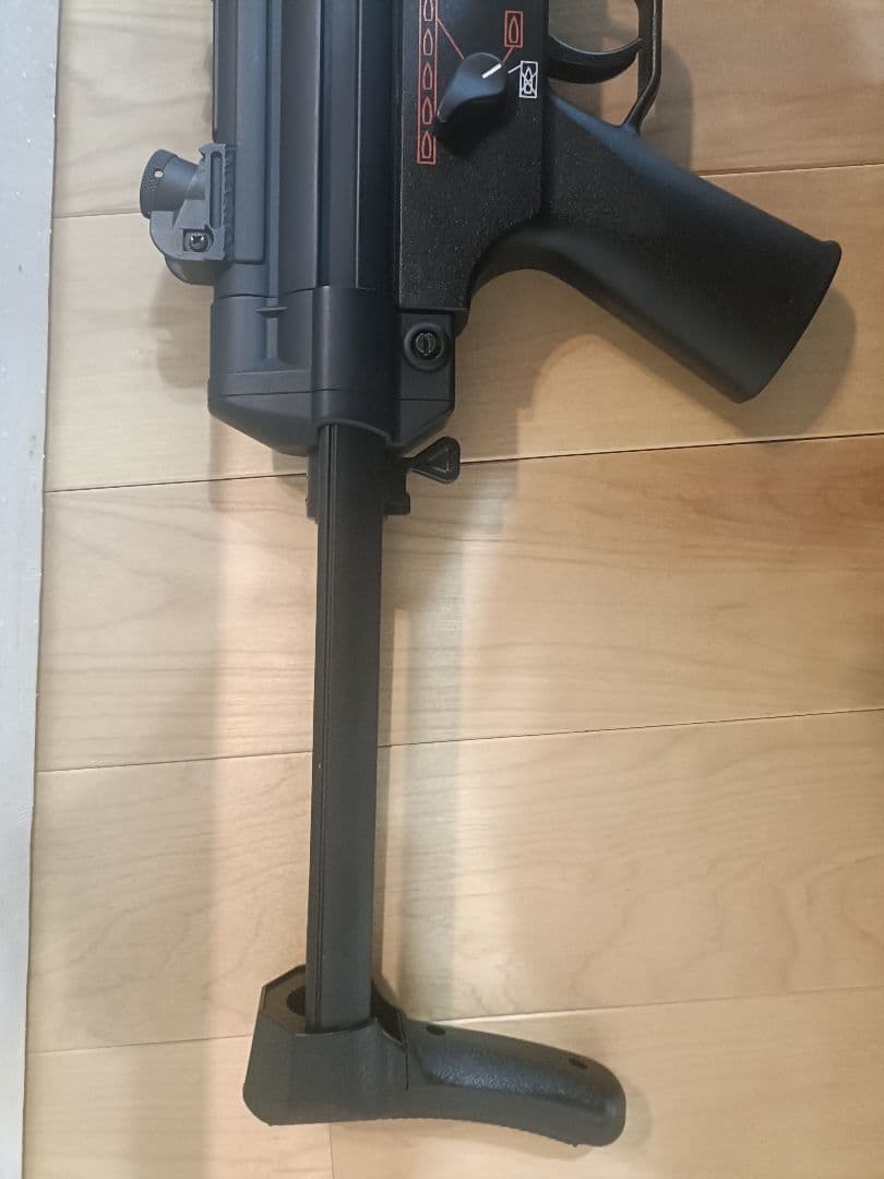 東京マルイH&K MP5A5 リポバッテリーと新品BB弾付き