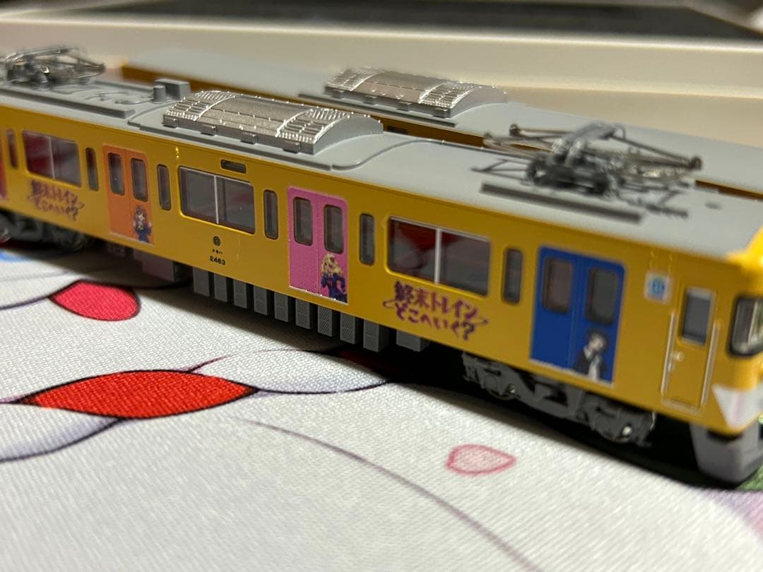 西武新2000系「終末トレインどこへいく？」コラボ記念特別ラッピング